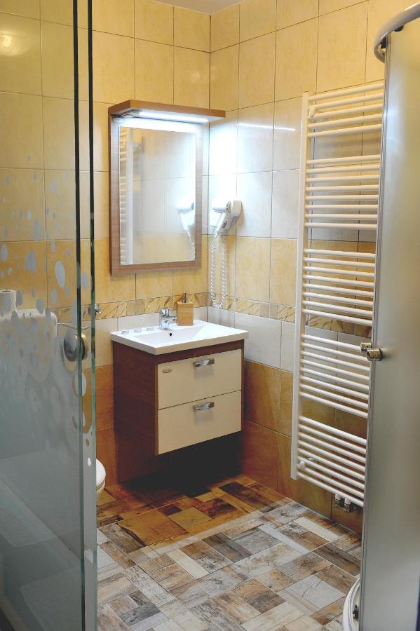 Guest House Hober Prevalje Extérieur photo
