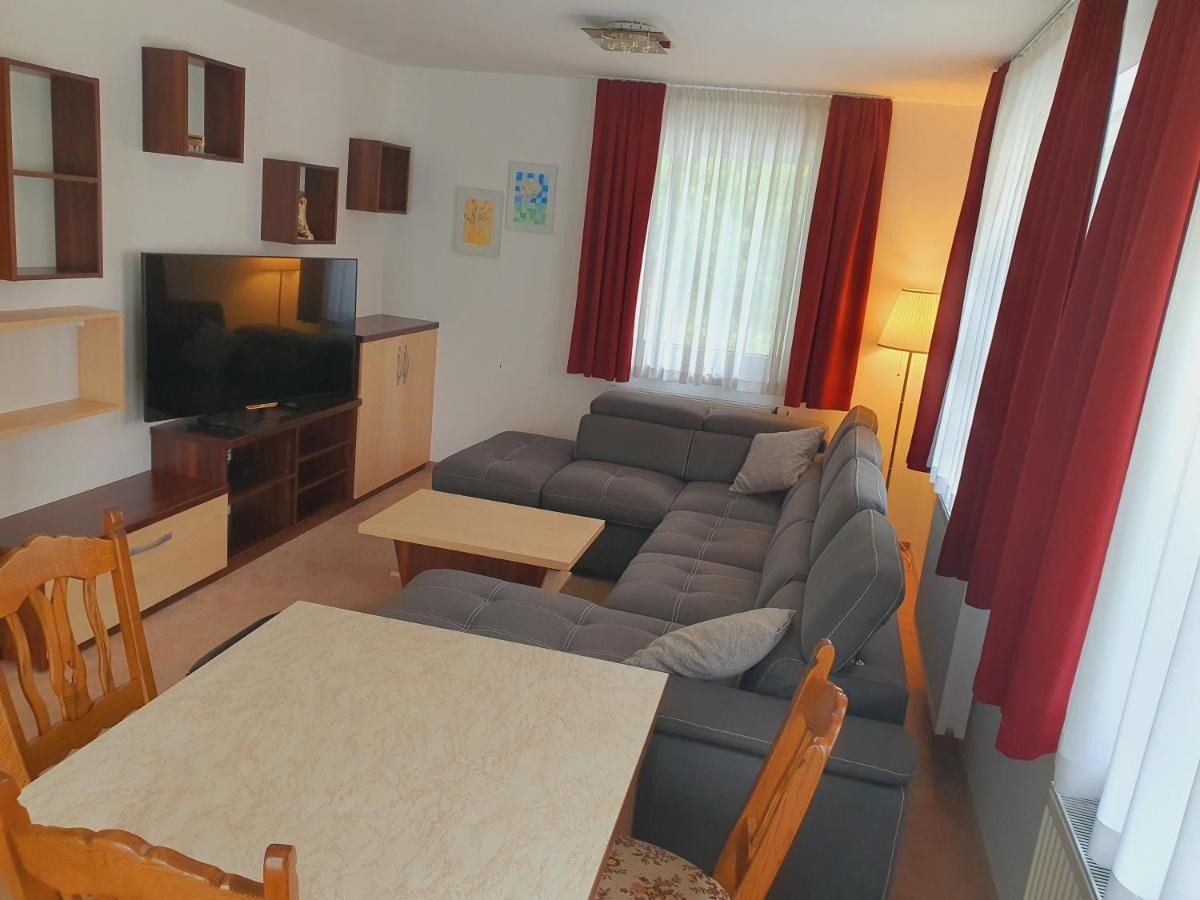 Guest House Hober Prevalje Extérieur photo