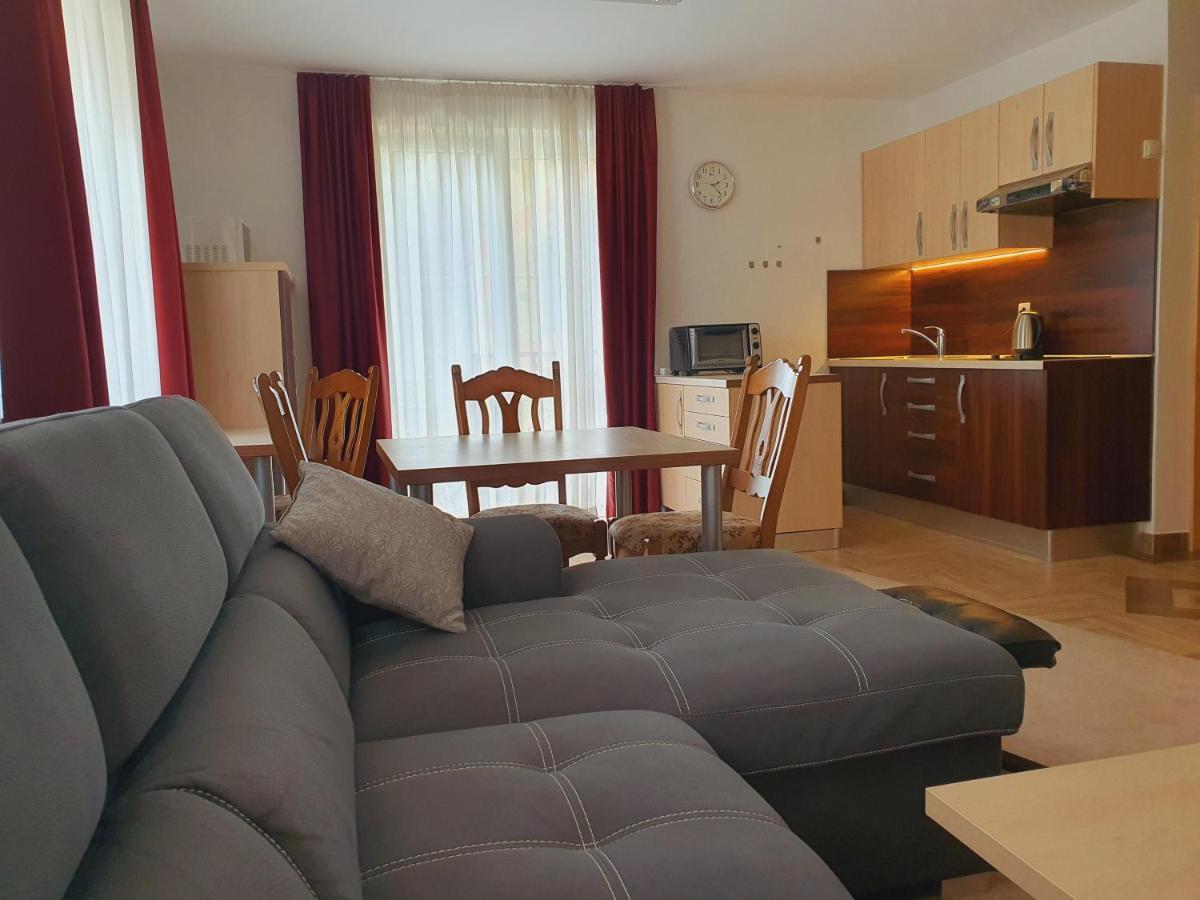 Guest House Hober Prevalje Extérieur photo