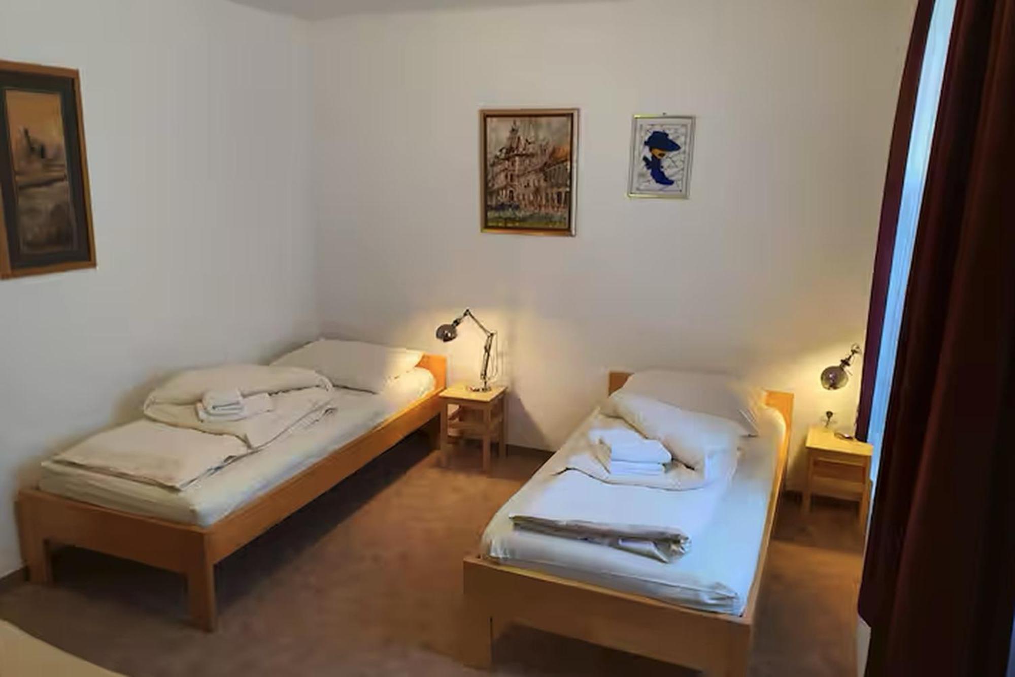Guest House Hober Prevalje Extérieur photo