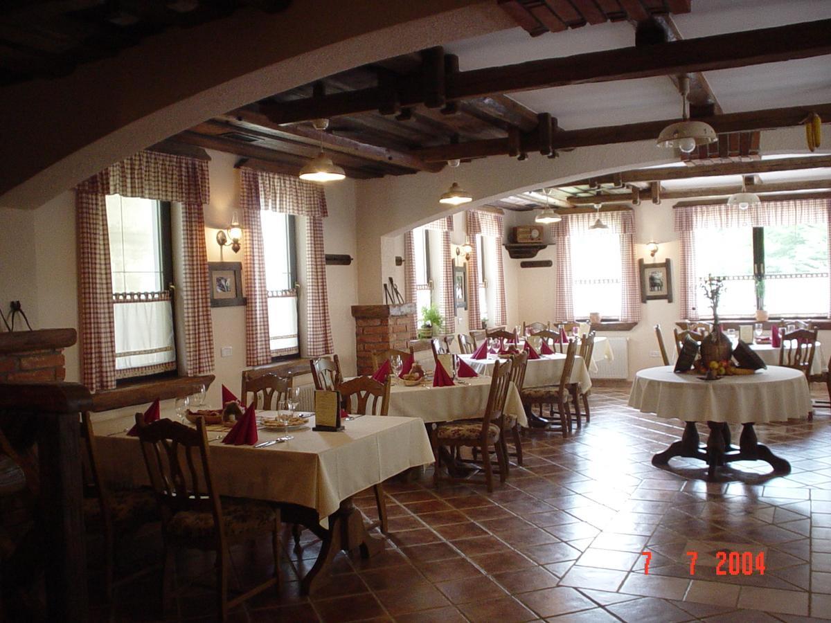 Guest House Hober Prevalje Extérieur photo