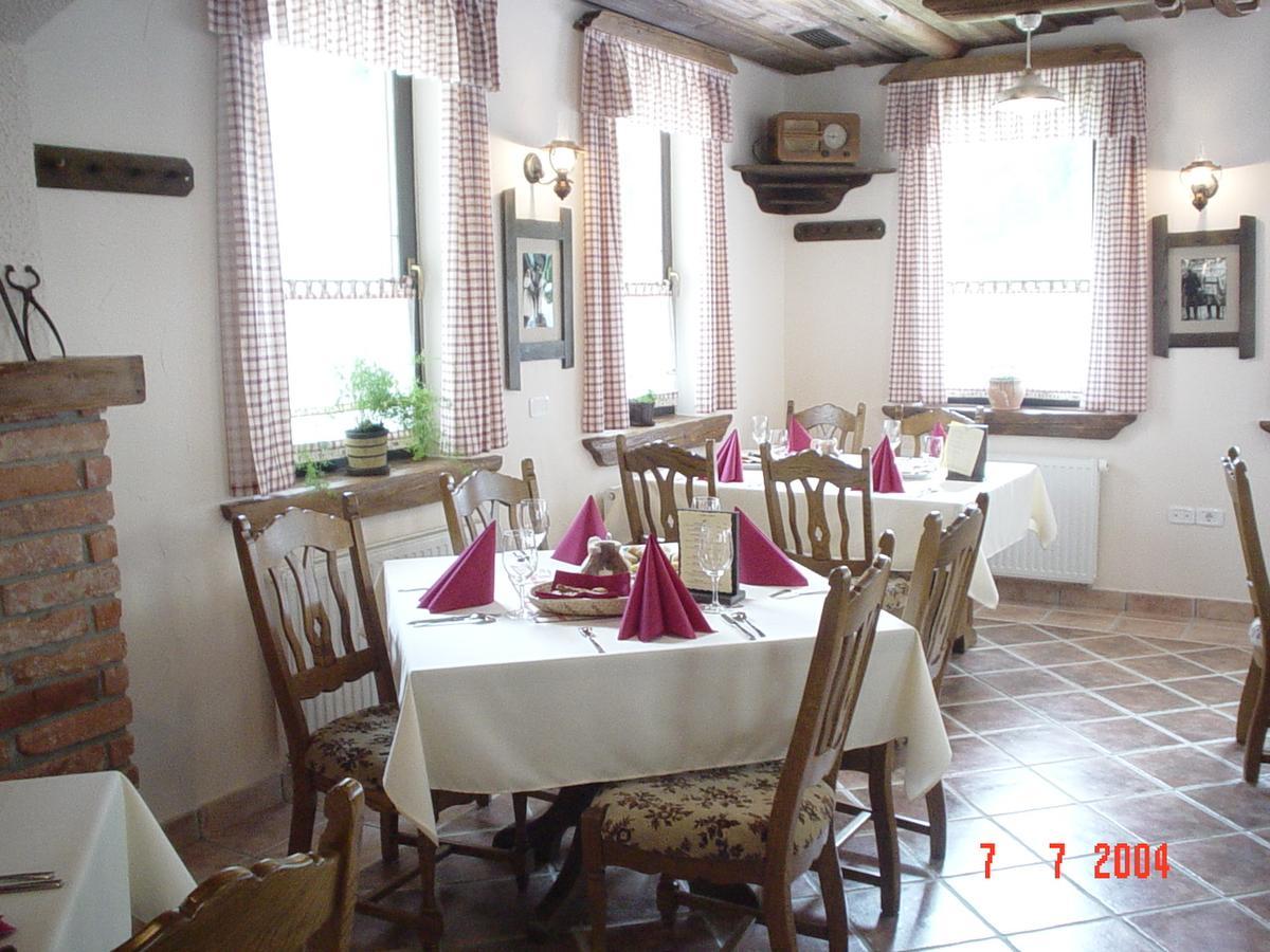 Guest House Hober Prevalje Extérieur photo