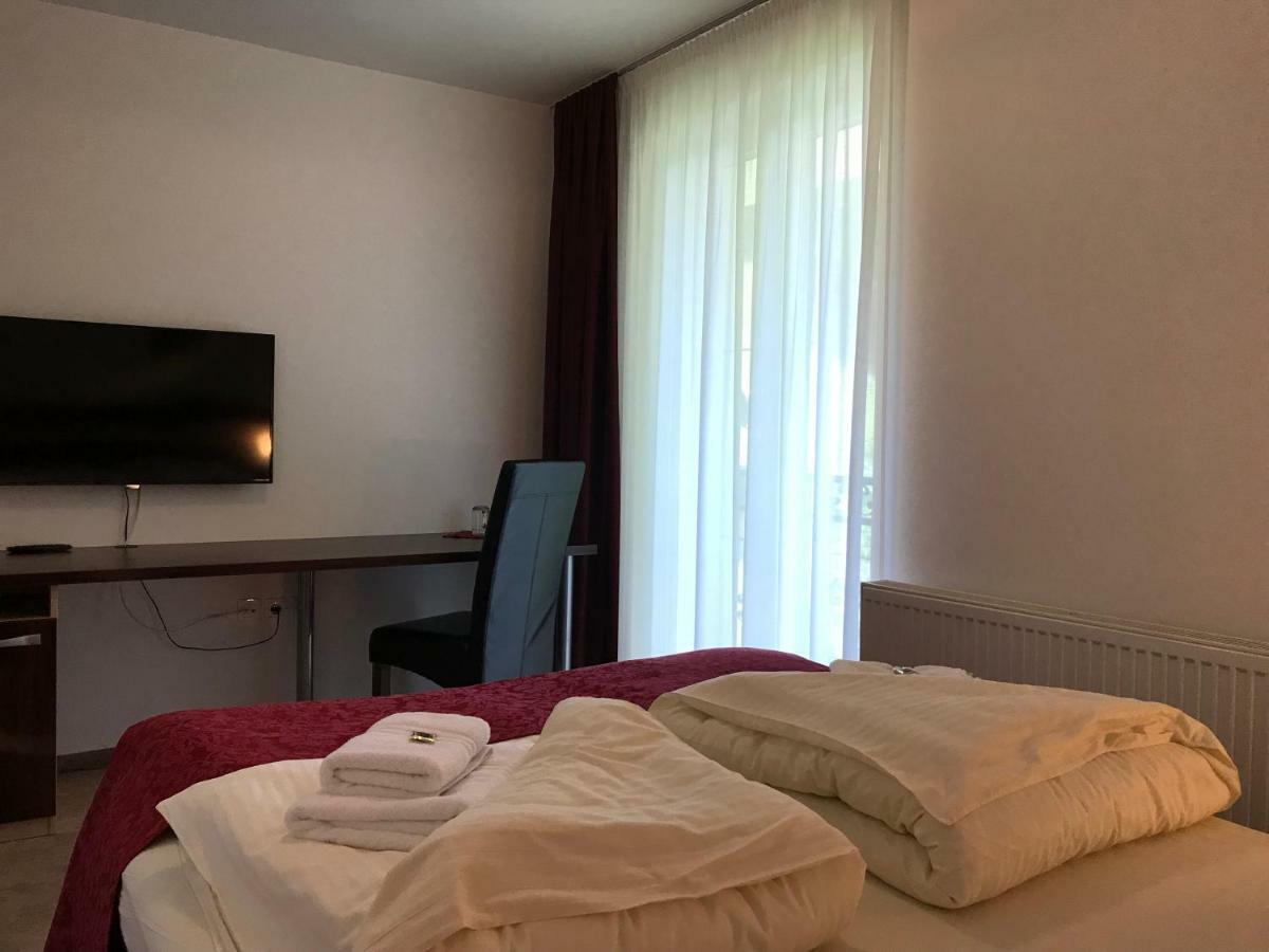 Guest House Hober Prevalje Extérieur photo
