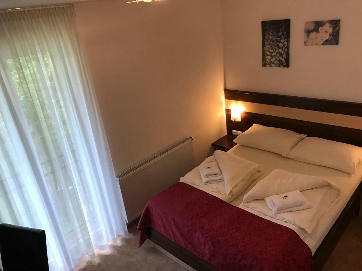 Guest House Hober Prevalje Extérieur photo