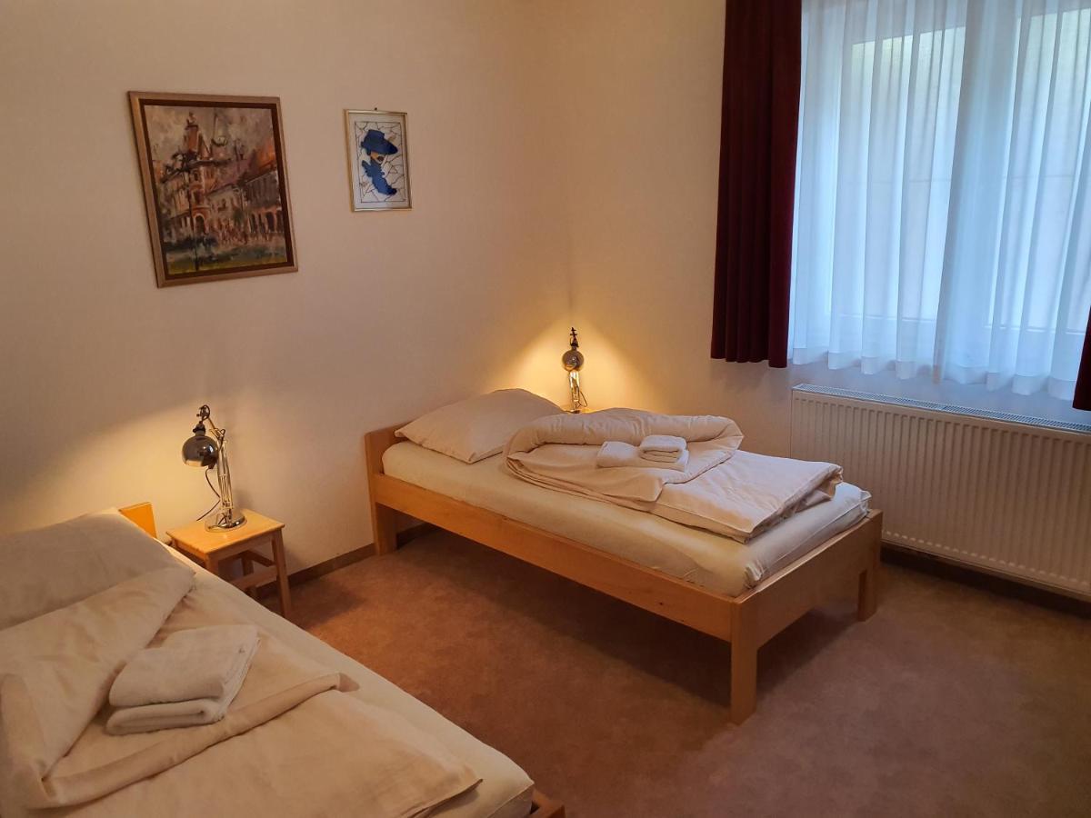 Guest House Hober Prevalje Extérieur photo